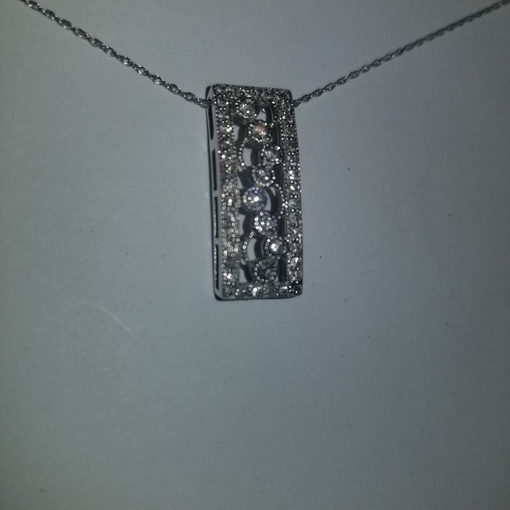 18 inch 14kt white gold pend and chain